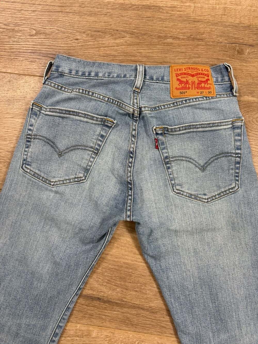 Levi’s 501 Original Fit Jeans Light Wash Straight Leg Women’s 27x30 - Picture 12 of 12